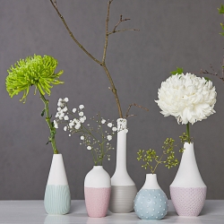Petits Vases Blanc en porcelaine mate par Räder - Soliflores blancs et pastel - Les inutiles
