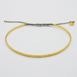 Bracelet jonc martelé en métal doré et cordon gris perle -  muja juma - boutique les inutiles