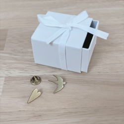 Ecrin bijoux • duo de mini pin's oiseau et broche coeur doré à l'or fin • cadeaux copines à petits prix • boutique de créateurs