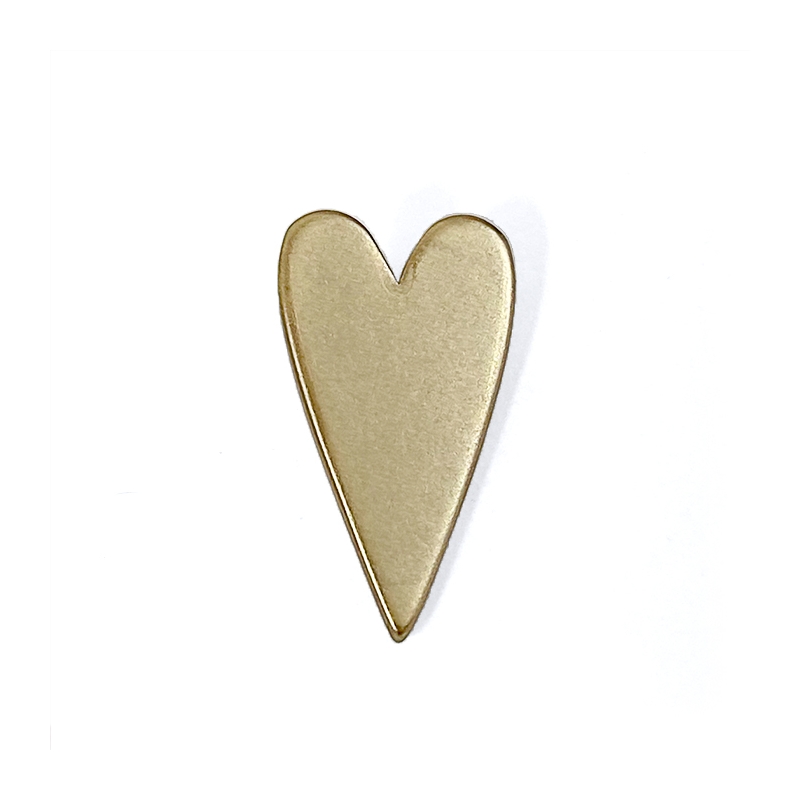 Mini pin's coeur • collection de pins • idée cadeau pour copines • bijoux de créateurs à Loches boutique les inutiles